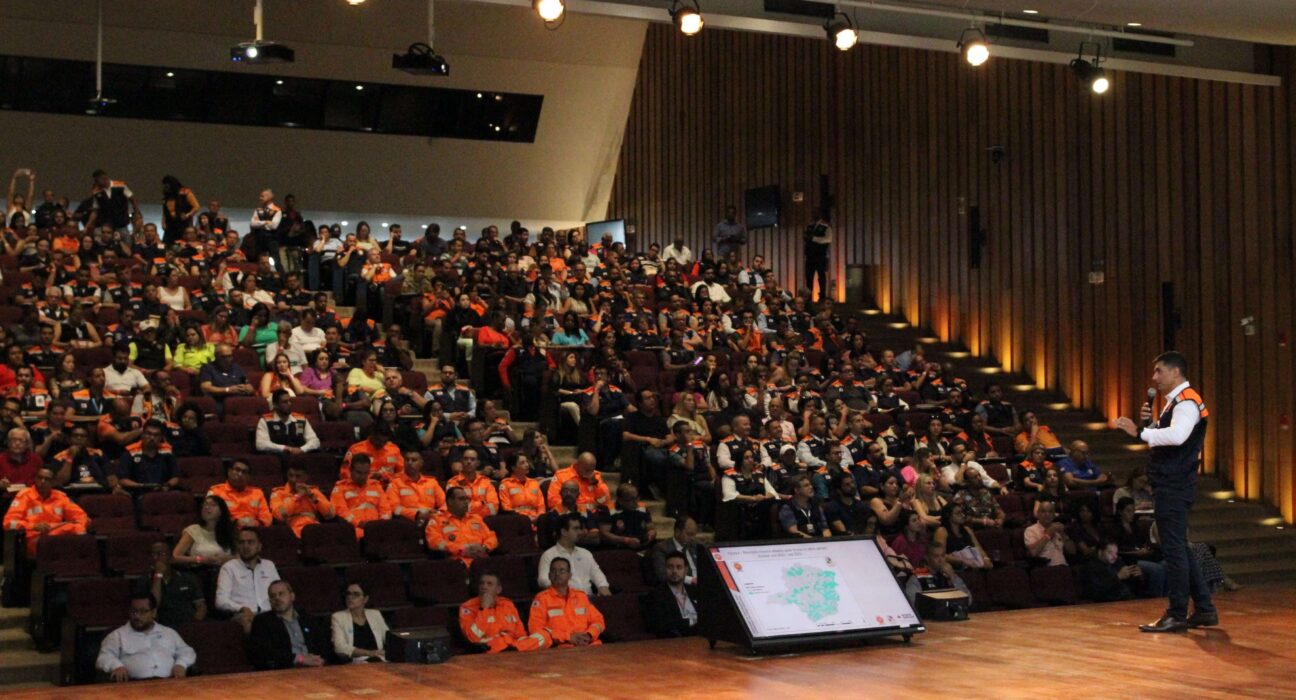 Tiradentes participa de seminário