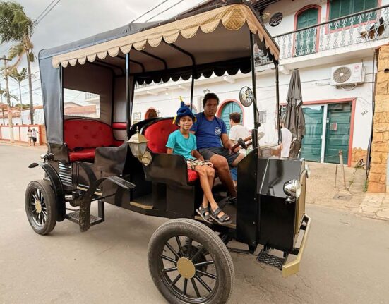Dez veículos elétricos começam