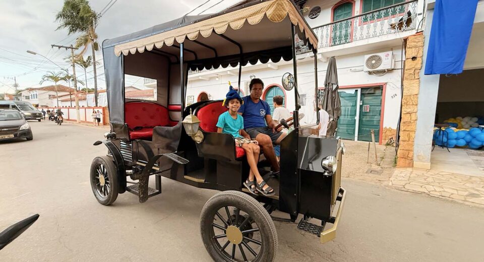 Dez veículos elétricos começam